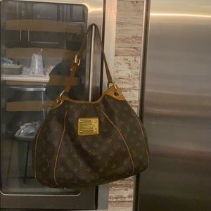 Louis Vuitton galliera pm